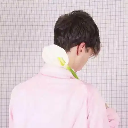 男生后面的头发弄什么样的比较阳光?