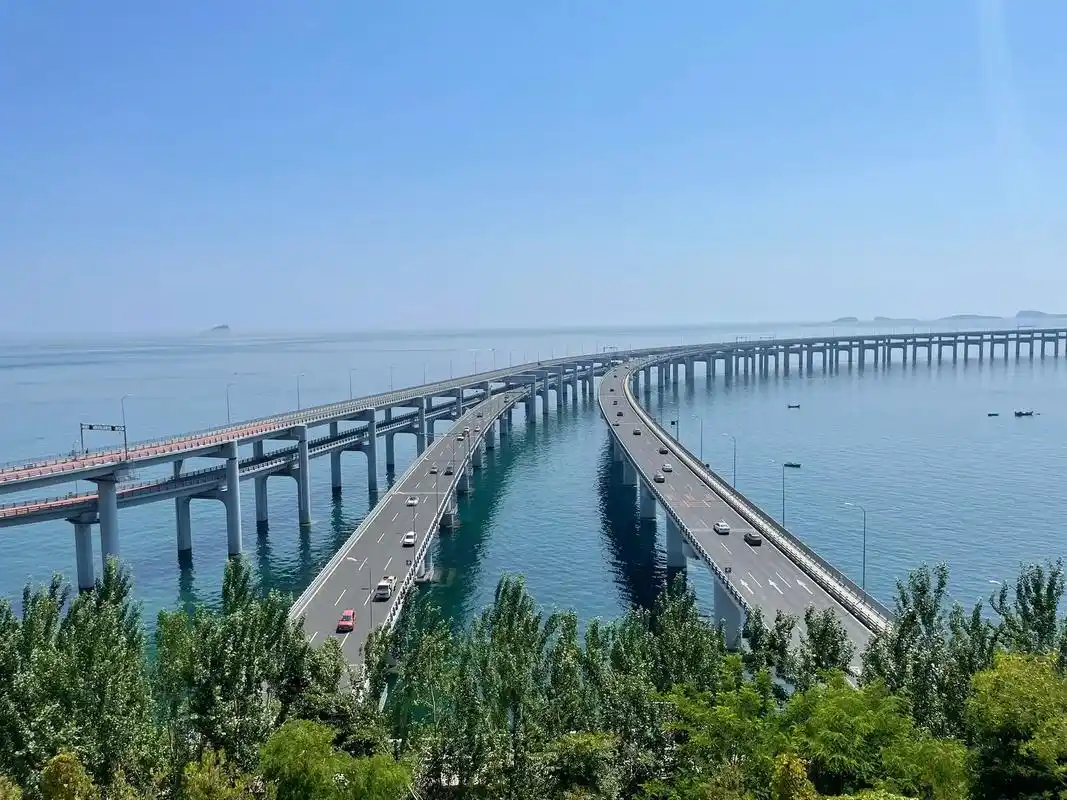 总要去趟浪漫的大连吧, 感受壮观的跨海大桥