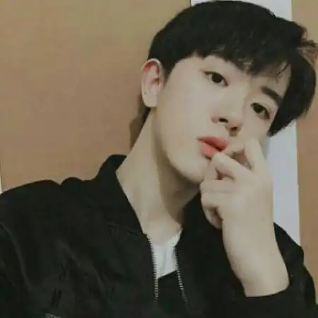 干净阳光帅气男生头像