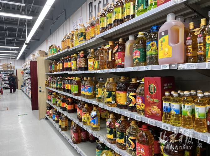 探访京城商超米面粮油货架满满当当市民心里踏实了