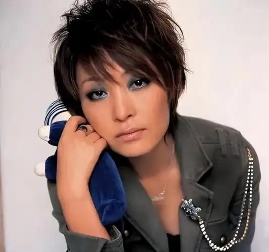 著名歌手陈琳:23岁爆红,39岁从9楼一跃而下,成母亲余生之痛