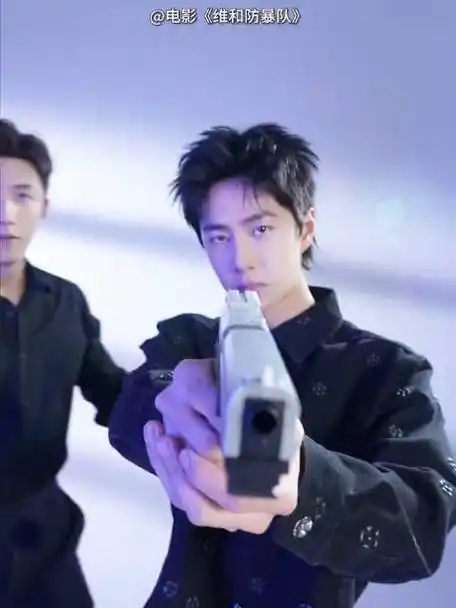 黄景瑜王一博一个嘴慢一个手快