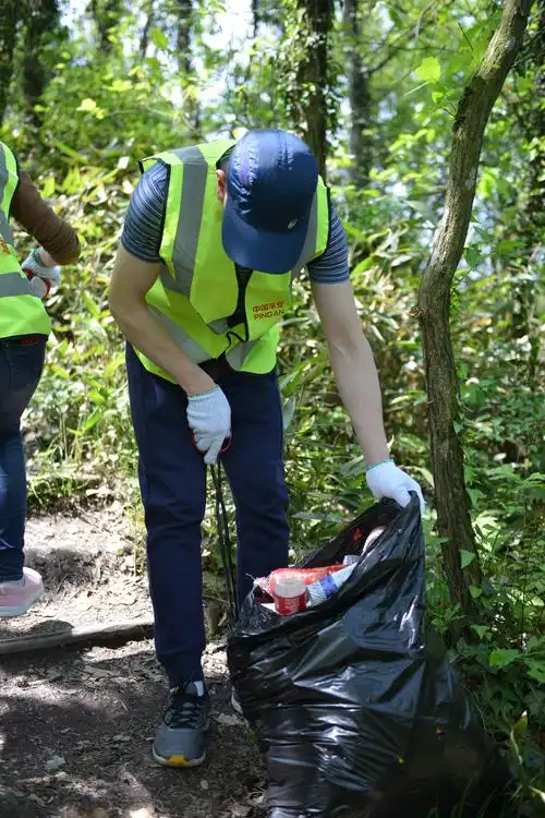 春意盎然,播爱荪湖--中国平安生力团队公益环保行
