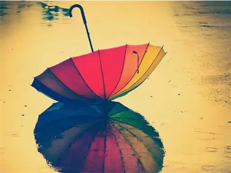 唯美意境雨伞图片江南烟雨中油纸伞下的你