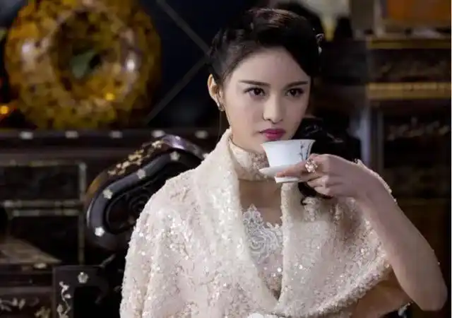 盗墓笔记系列中的女角色(盗墓笔记里影视剧中出现的美女角色)(1)