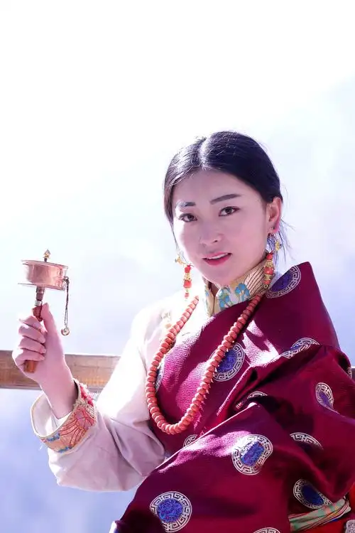 嘉绒藏族美女 : 罗珍娜姆