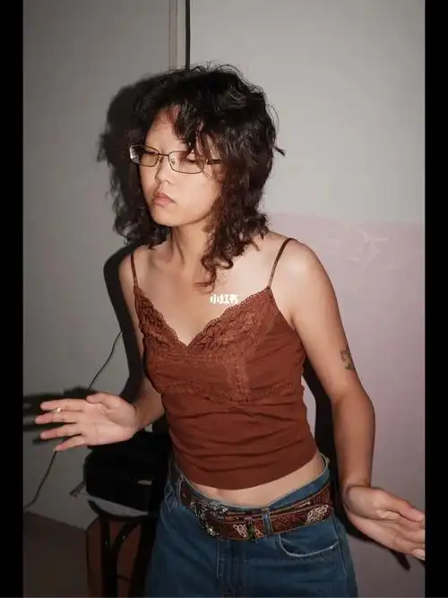 的一部分,不应该被嫌弃没必要跟自己素颜和解,没必要被世俗条框束缚