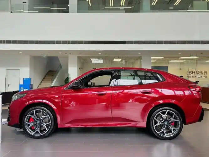 适合拽姐的宝马纯进口x2红色实拍来啦