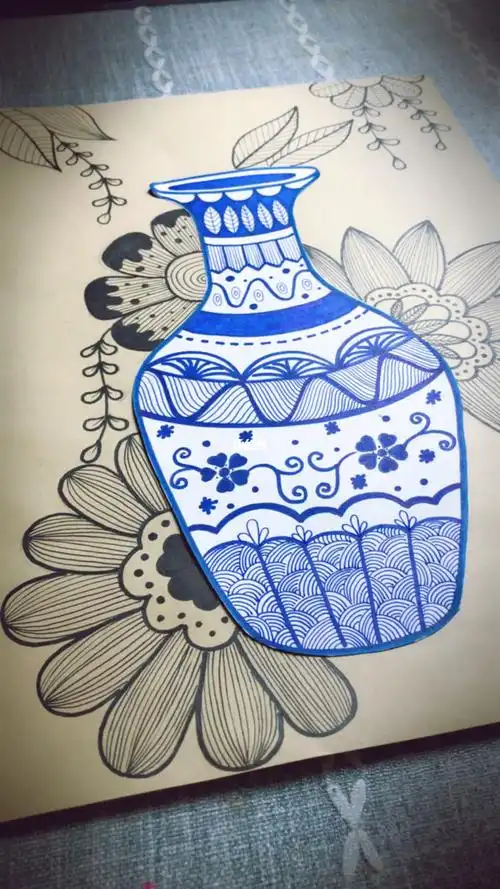 通过线描方式绘制形状各异的青花瓷瓶#儿童美术  #画画  #美术课