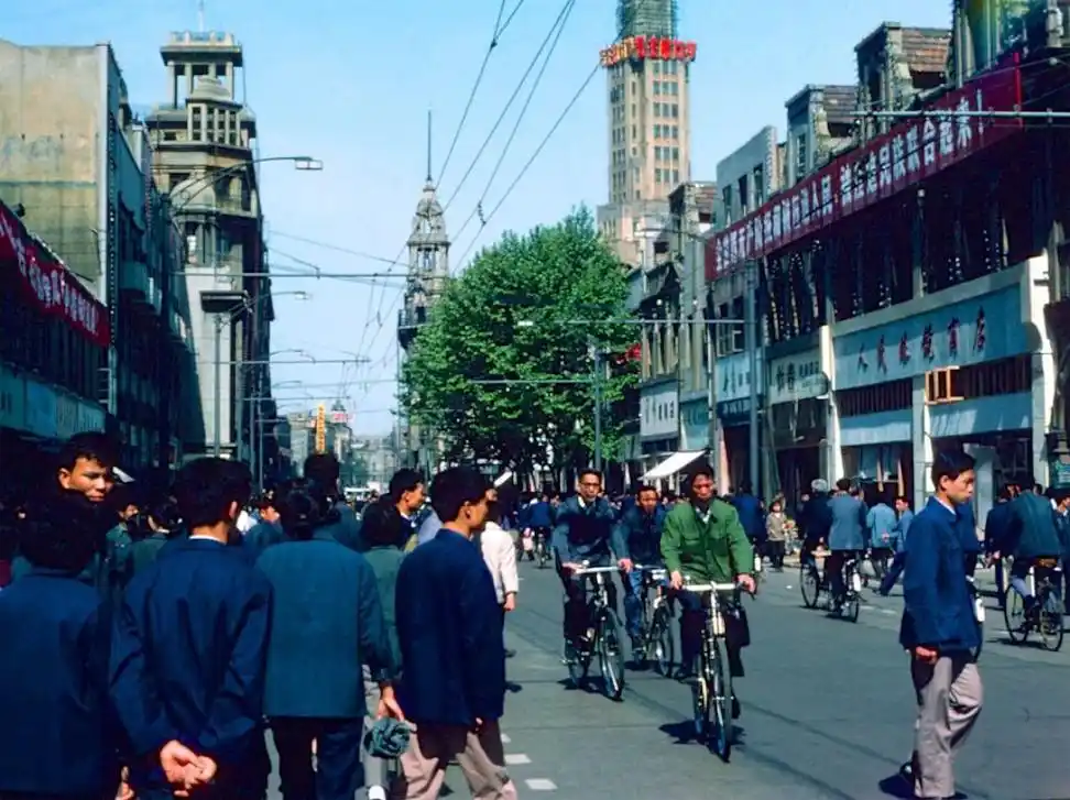 "大上海"就是繁华的代名词;而建国后从1949年到1990年,上海财政收入