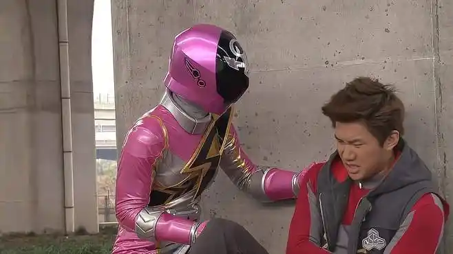 巨神战击队:火战卫加入战队,战击王终于能组合,战队会变更强的-母婴