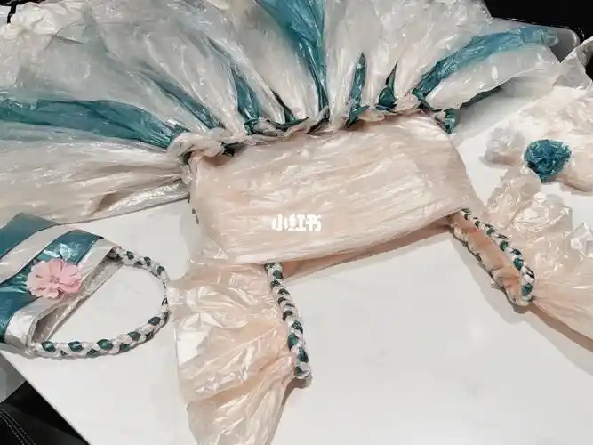 环保服装秀垃圾袋连衣裙礼服