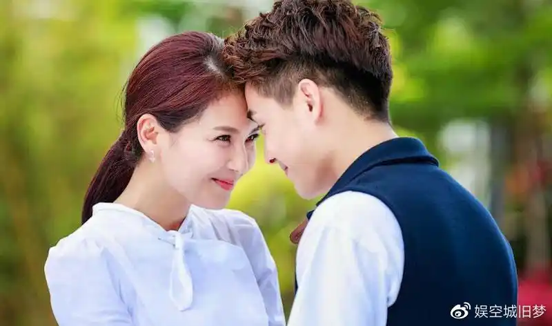 "刘涛和周渝民主演的《大宋宫词》剧一开播就有吻戏,剧