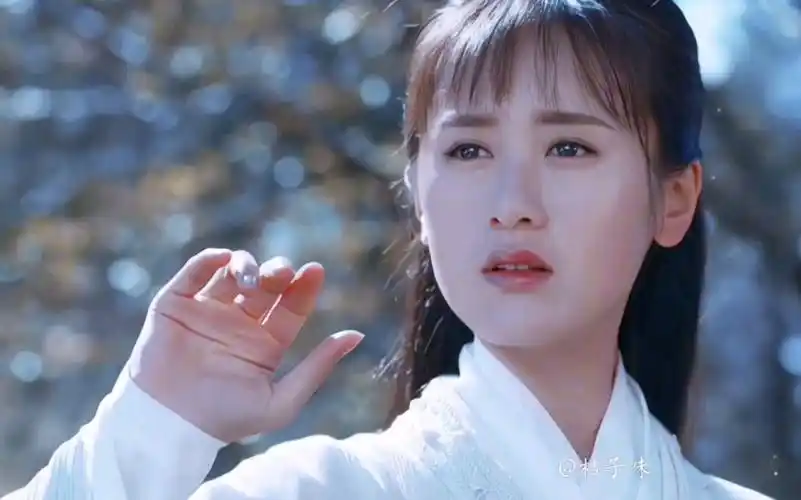 天下仙女千千万 此女施法最好看#袁冰妍#美女