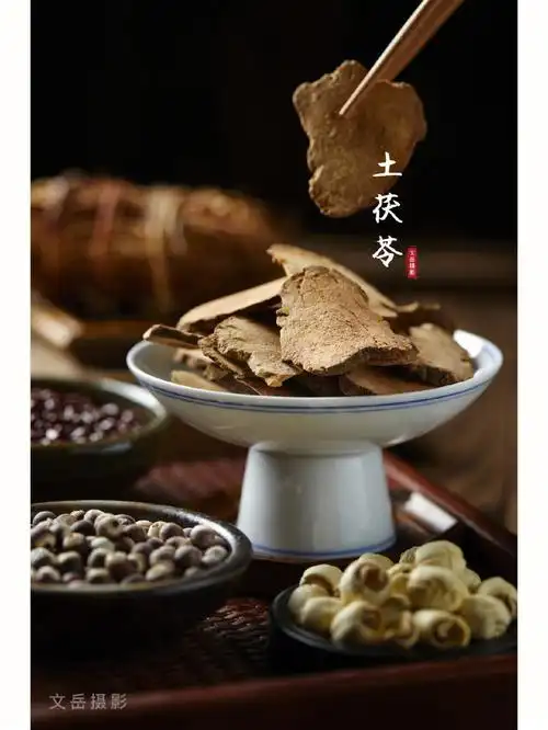 五指毛桃汤药材拍摄图