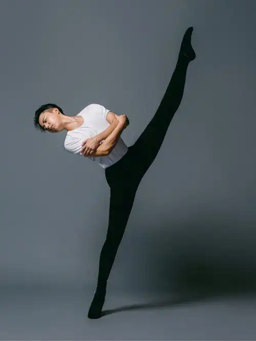 舞蹈写真男舞者的阳刚之美