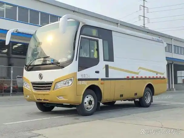 出口版全封闭式中巴厢式货车凭借其精湛的优质焊接工艺,一次成型,展现