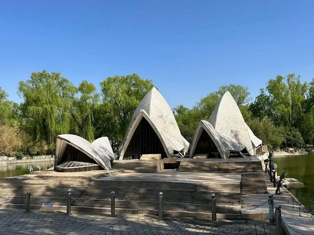 来一场世界之旅～世界公园是北京市一座主题公园,汇聚了世界各国 - 抖