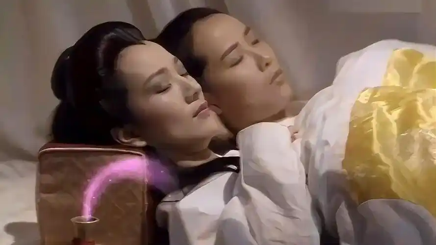 白娘子:蜈蚣精半夜现原形,许仙当场被丑醒:你是什么玩意