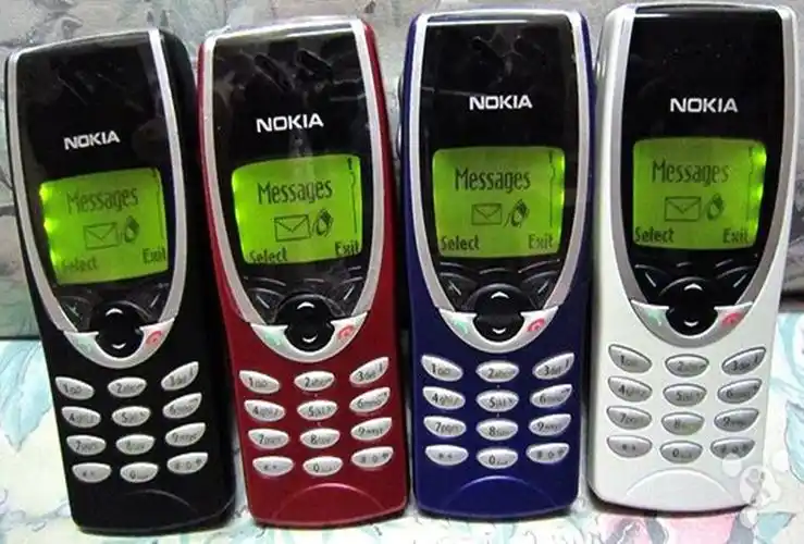 nokia/诺基亚8210 直板按键黄屏手机经典怀旧收藏老款机老人学生 黑色