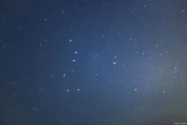 "北斗七星"到底是怎么组成的,北极星会移位吗?