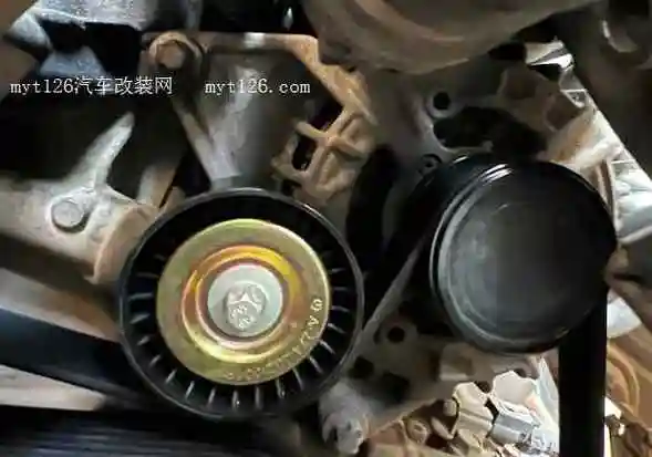 奔驰e级更换发电机皮带轮