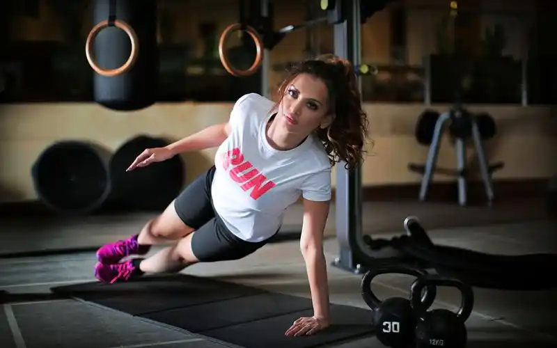 锻炼女孩,健身,运动服,姿势 壁纸 - 1680x1050