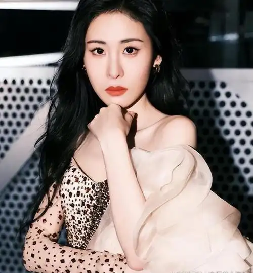 不要名头要孩子,精明的张碧晨,看似一败涂地,其实早已赢麻了