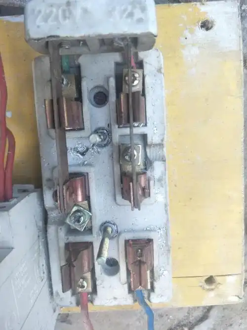 这种闸刀是怎样工作的?怎样接线?