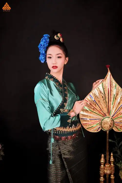 西双版纳傣族服饰春季传统手工精品绣女士上衣