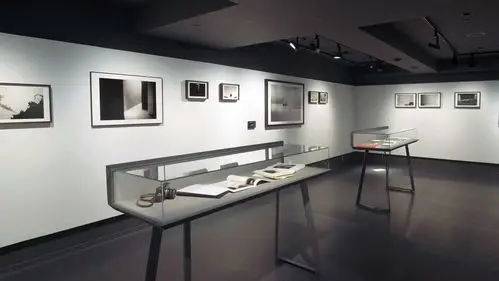 laab&carlow | 香港f22 foto space摄影画廊