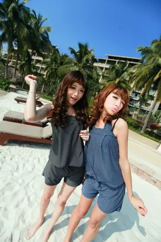 海波特泳衣比基尼泳衣 韩国时尚分体游泳衣女 挂脖平角泳装a1093