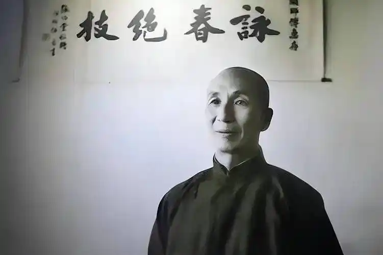 历史上真实的叶问身材矮小爱抽大烟和逛妓院从未与日寇打擂