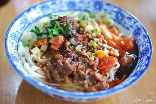 9元小碗三合一手擀面每一根面条都诱惑吃完面条喝碗汤嘹咋咧