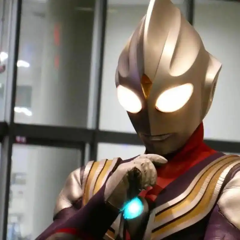 沙雕头像 #奥特曼 拿来吧你 - 抖音