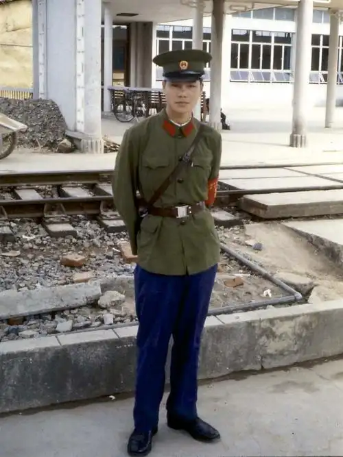 1980年1月1日,武装警察部队成立,广东省成立了武警广东