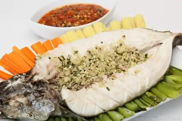 泰国菜包鱼:融合香料与烹饪技巧的色香味俱佳佳肴