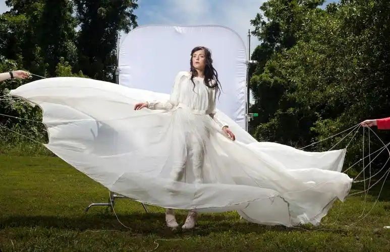 kansas city fiber artist yulie urano shows off her sketchbook