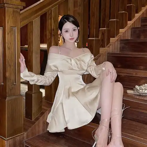 语子酱rae的优惠券大全—语子酱rae秋季连衣裙女2021新款名媛气质钻带