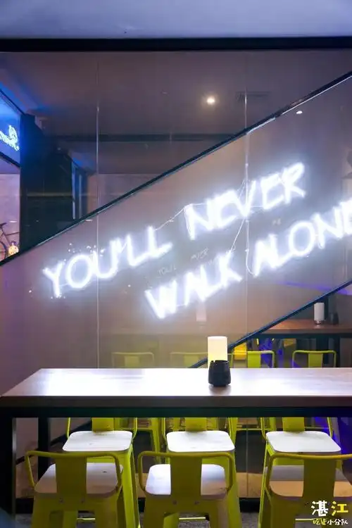 闹市中一处安静的新晋网红清吧每晚10点文艺青年的聚集地