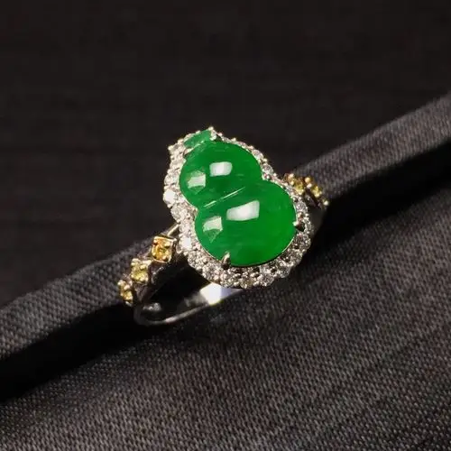 镶白18k金彩宝伴钻糯冰种阳绿葫芦戒指