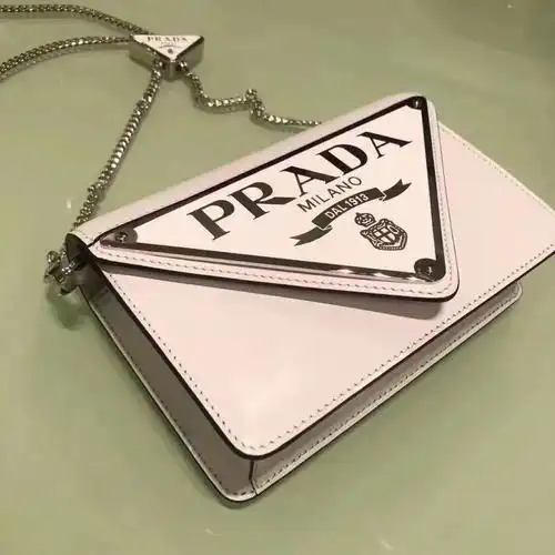 prada普拉达包包