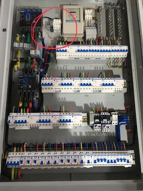 塑壳分励脱扣器接线