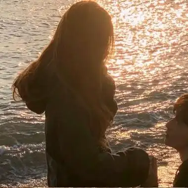 情头明显超甜不露脸 高清情头双人超甜真人图片不露脸两张_情侣头像