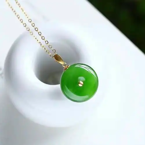 天然新疆和田碧玉平安扣吊坠18k金镶嵌老料阳绿甜甜圈锁骨链项链
