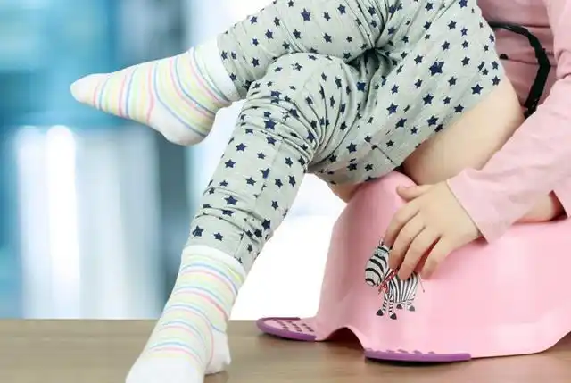 孩子的尿不湿,穿到这个年纪就该戒了,再晚会影响自主排便能力