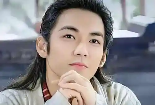 是大众心中男神级演员,被评为"台湾十大最受欢迎的偶像",自然不缺迷妹