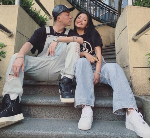 "嘻哈诗人"jony j与六年前女友复合,深情告白:兜兜转转还是你