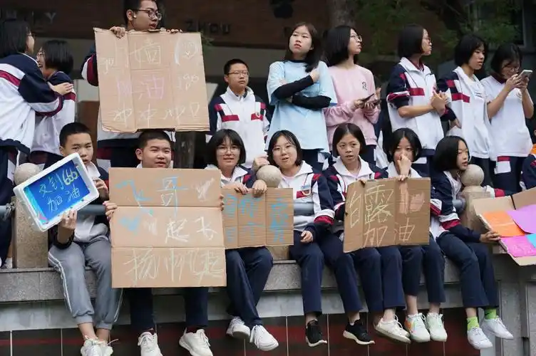 以运动之名绽放青春丨福建泉州外国语学校第21届校园运动会暨第7届教