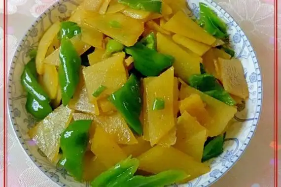 土豆片炒青椒